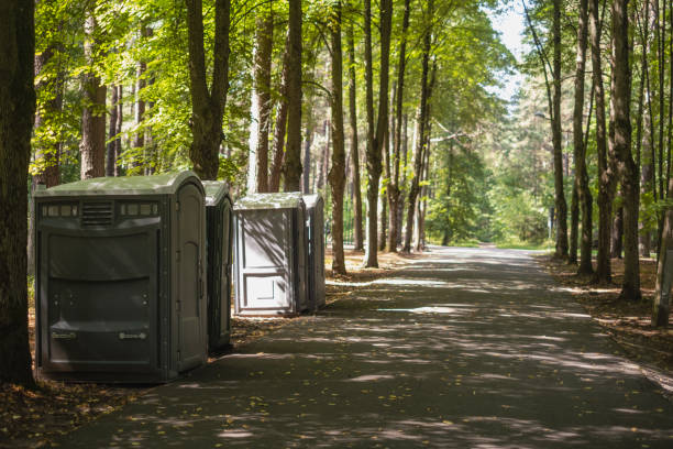 Best Portable restroom trailer rental  in Fountainebleau, FL